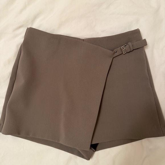 Zara taupe mini skort - Picture 2 of 4